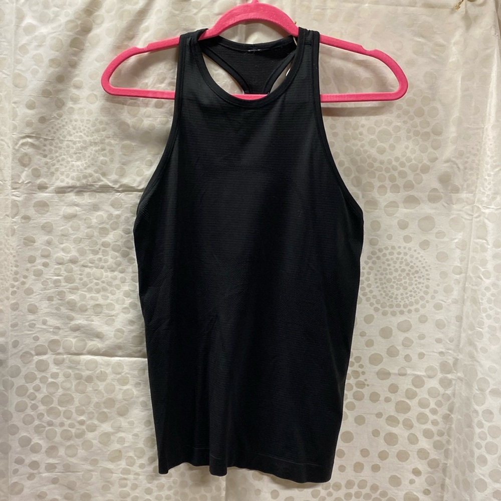 2021- Lululemon Swiftly Tech High-Neck Tank Top 2.0 *Race Length
Black / Black